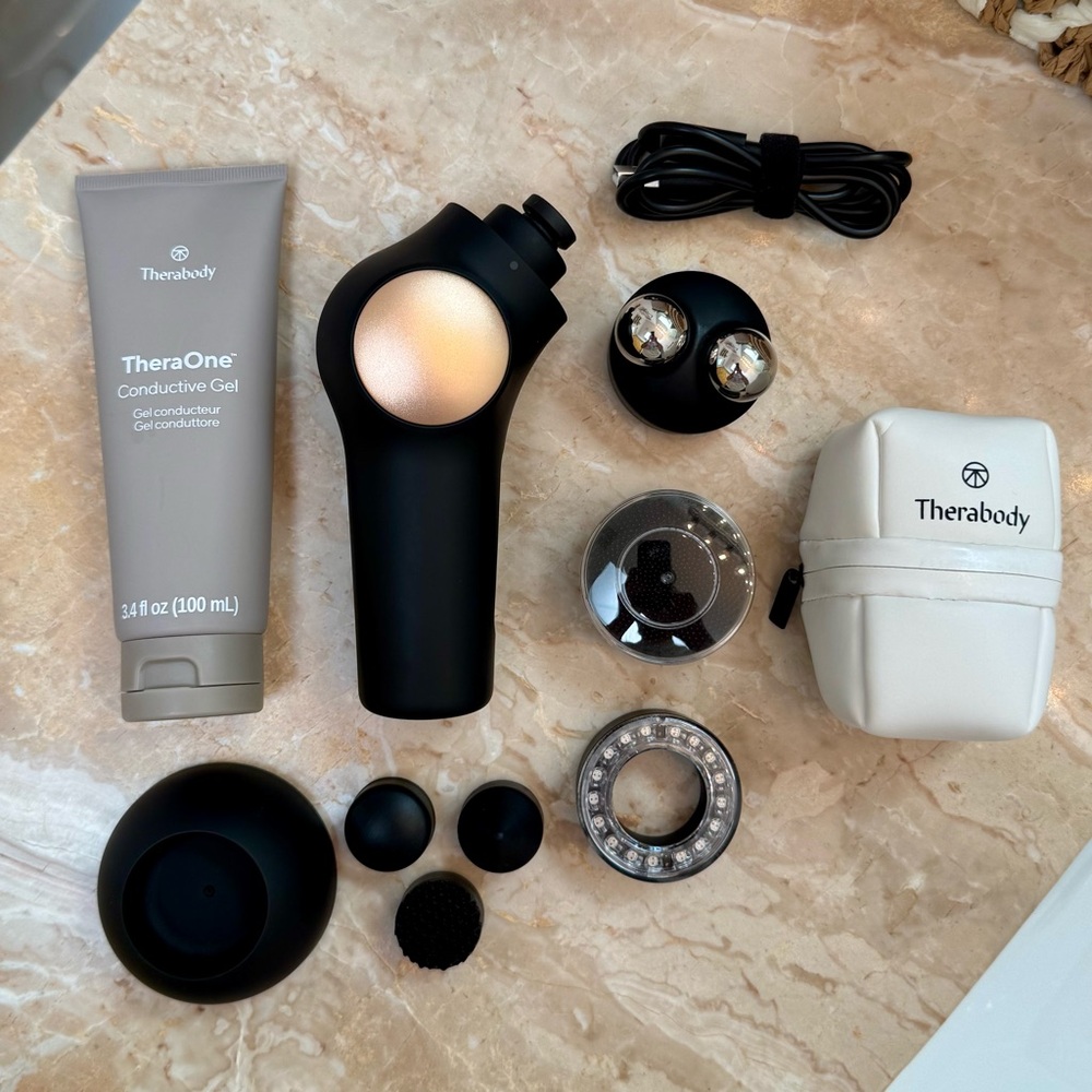 Black TheraFace PRO by Therabody Bundle